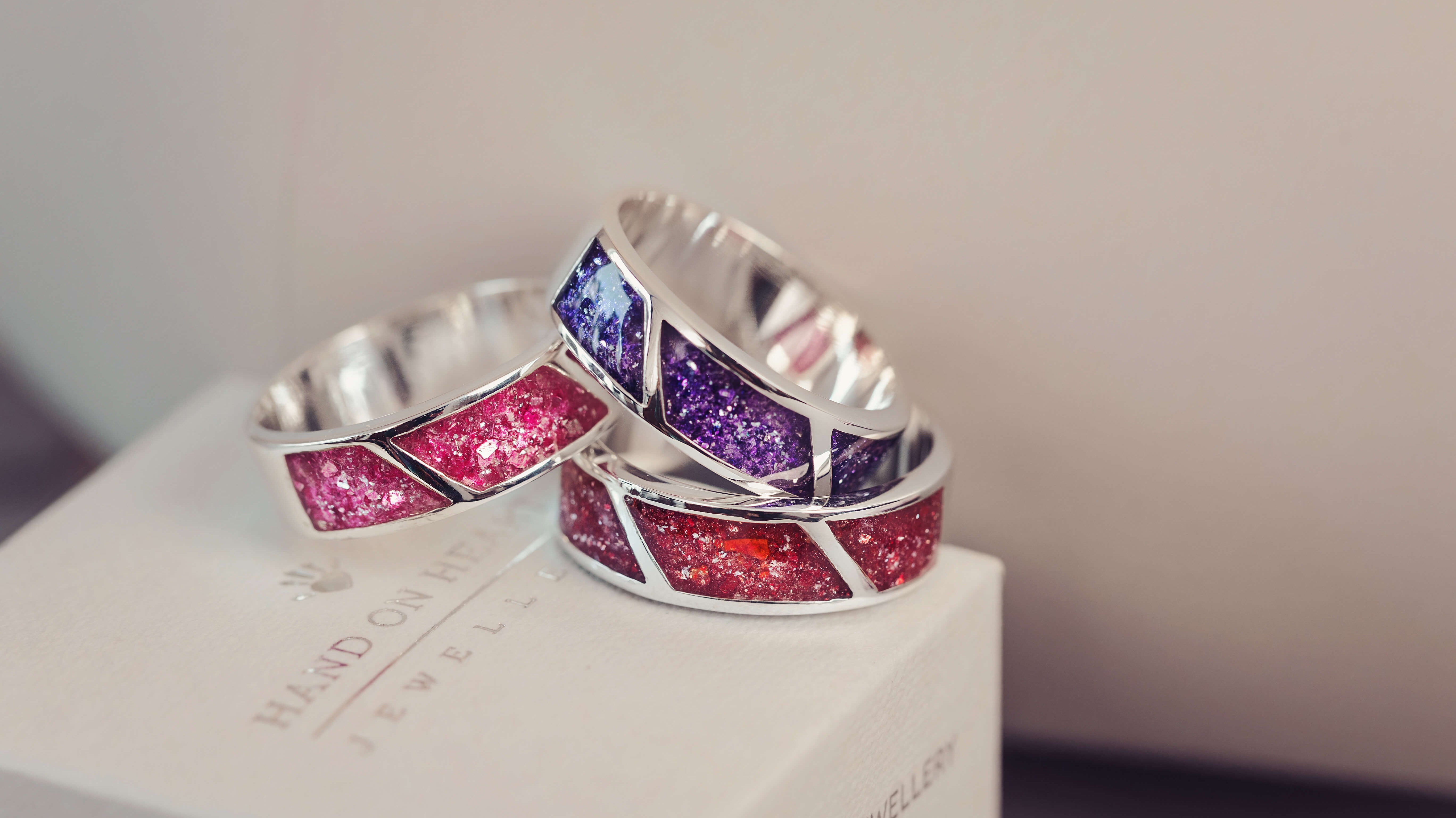 A Complete Guide to our Memorial Ashes Jewellery Colours