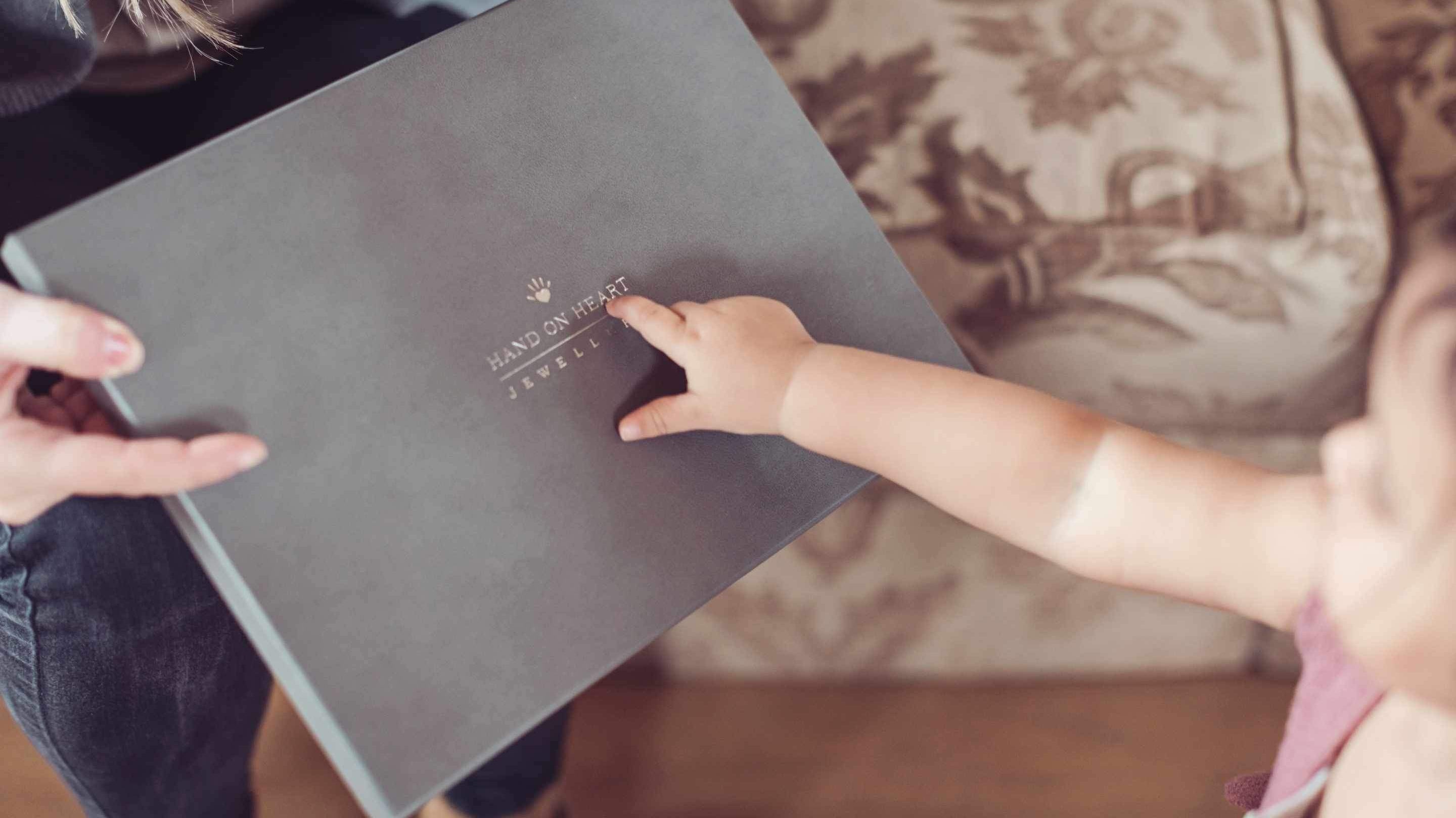 How to Get the Kids Involved in Christmas Gift-Giving