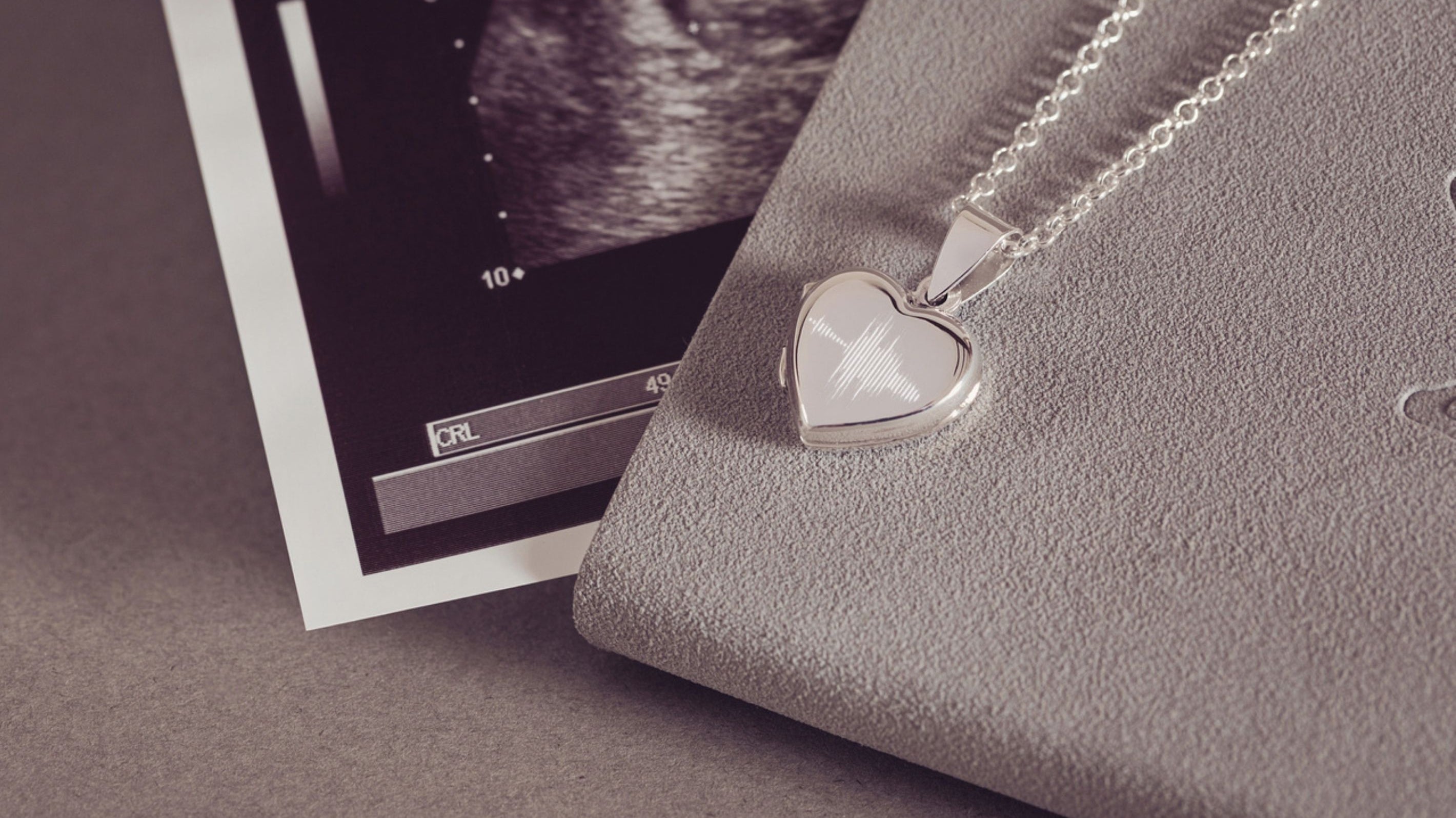 What to Buy for New Parents Who Are Expecting in 2022?