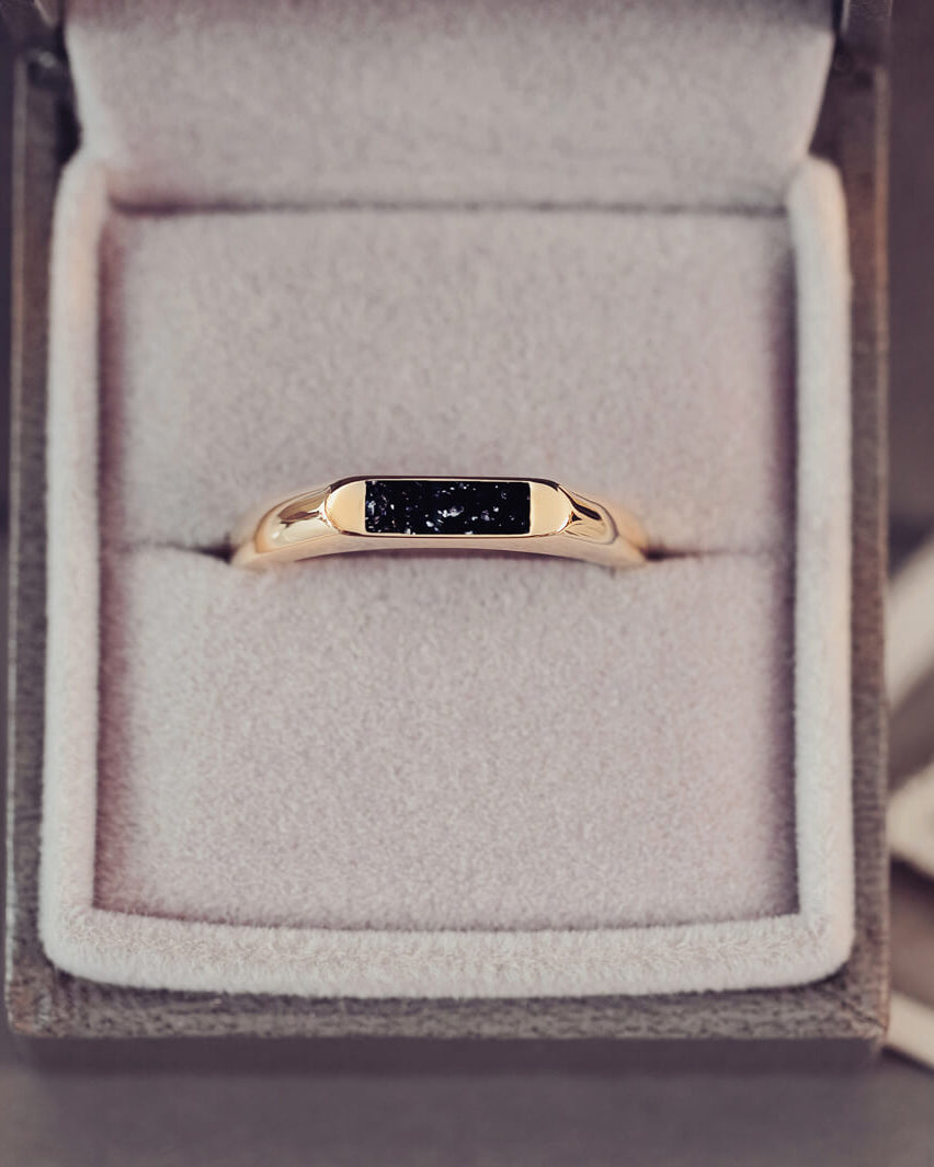 Mens Gold Cremation Ashes Ring