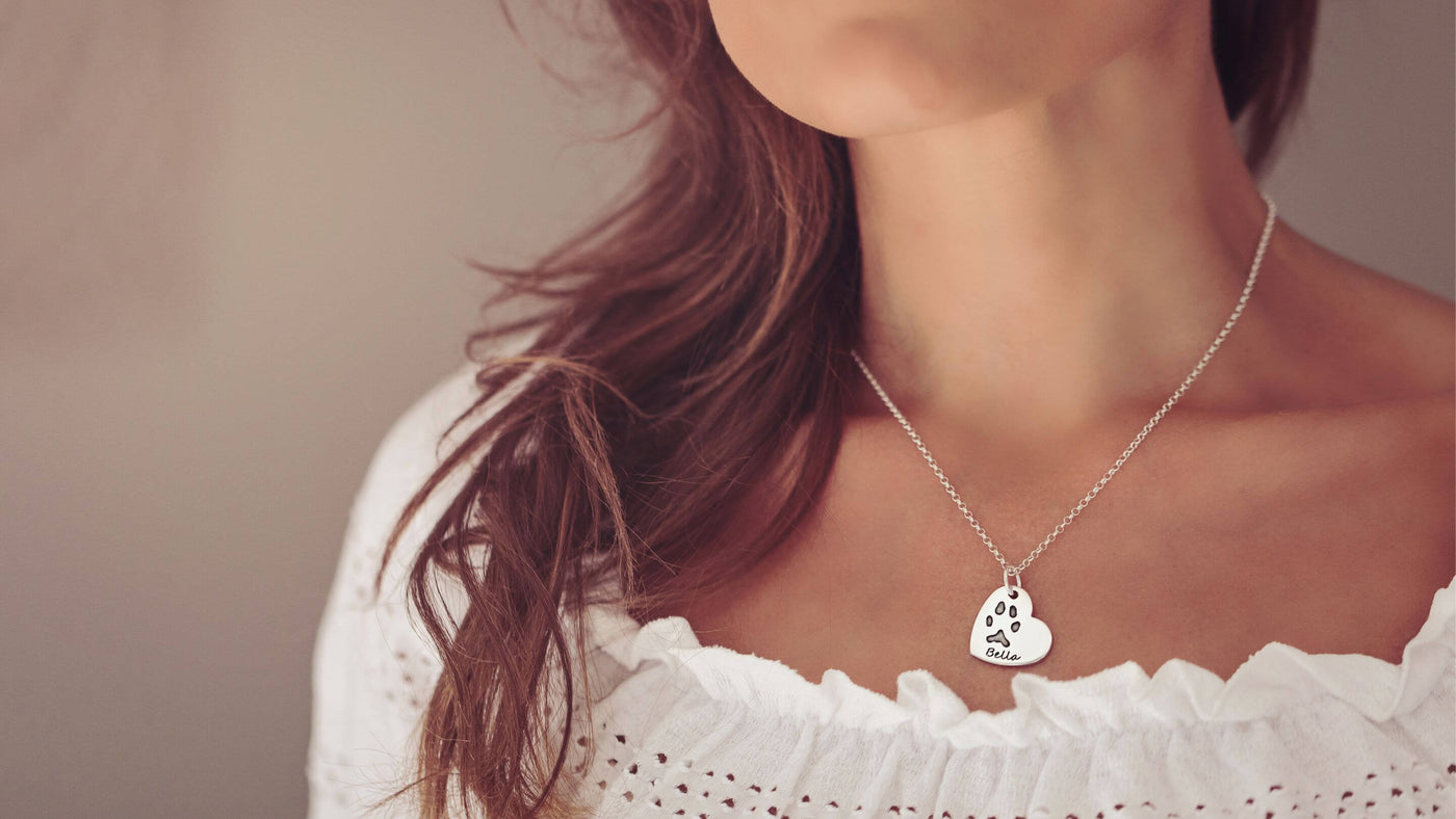 Necklace with dogs pawprint on