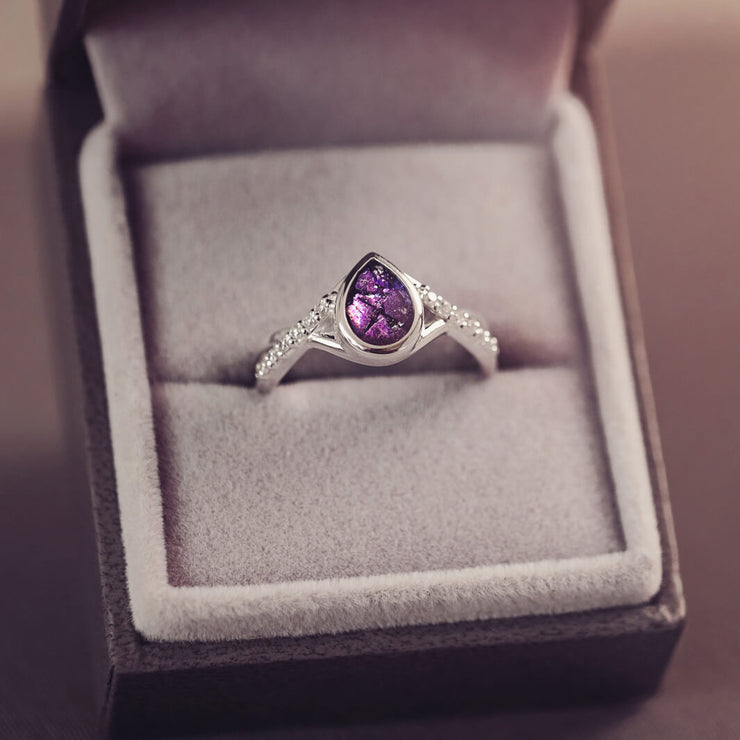 Cremation Ashes Jewellery | Made in the UK – Hand on Heart Jewellery