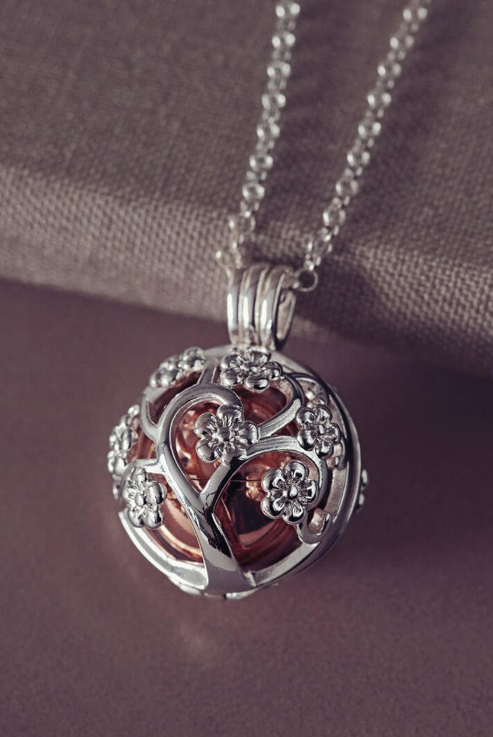Jewellery To Hold Ashes Cremation Urn Necklaces Hand On Heart Jewellery jewellery-to-hold-ashes-cremation-urn-necklaces-hand-on-heart-jewellery